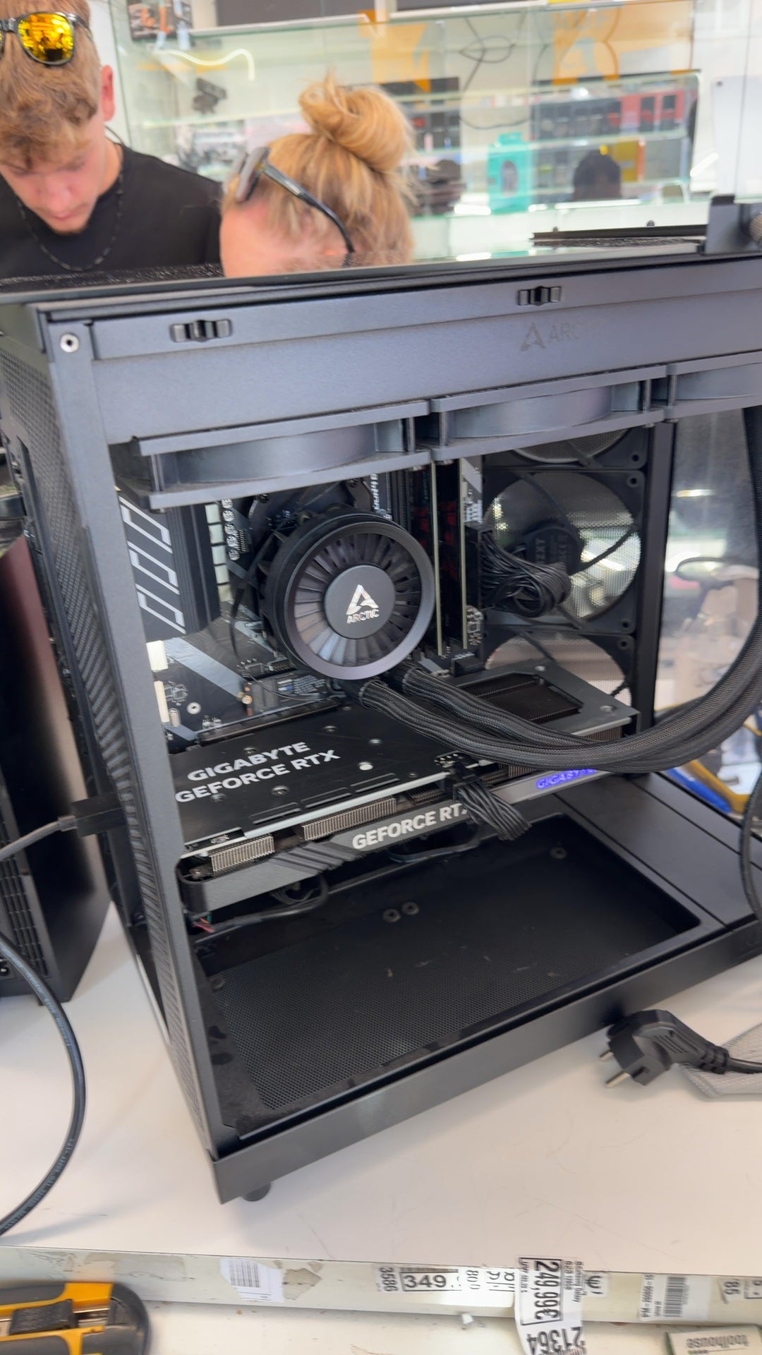 pc gaming 4060 8gb 32gb AMD 5800x m.2 1tb