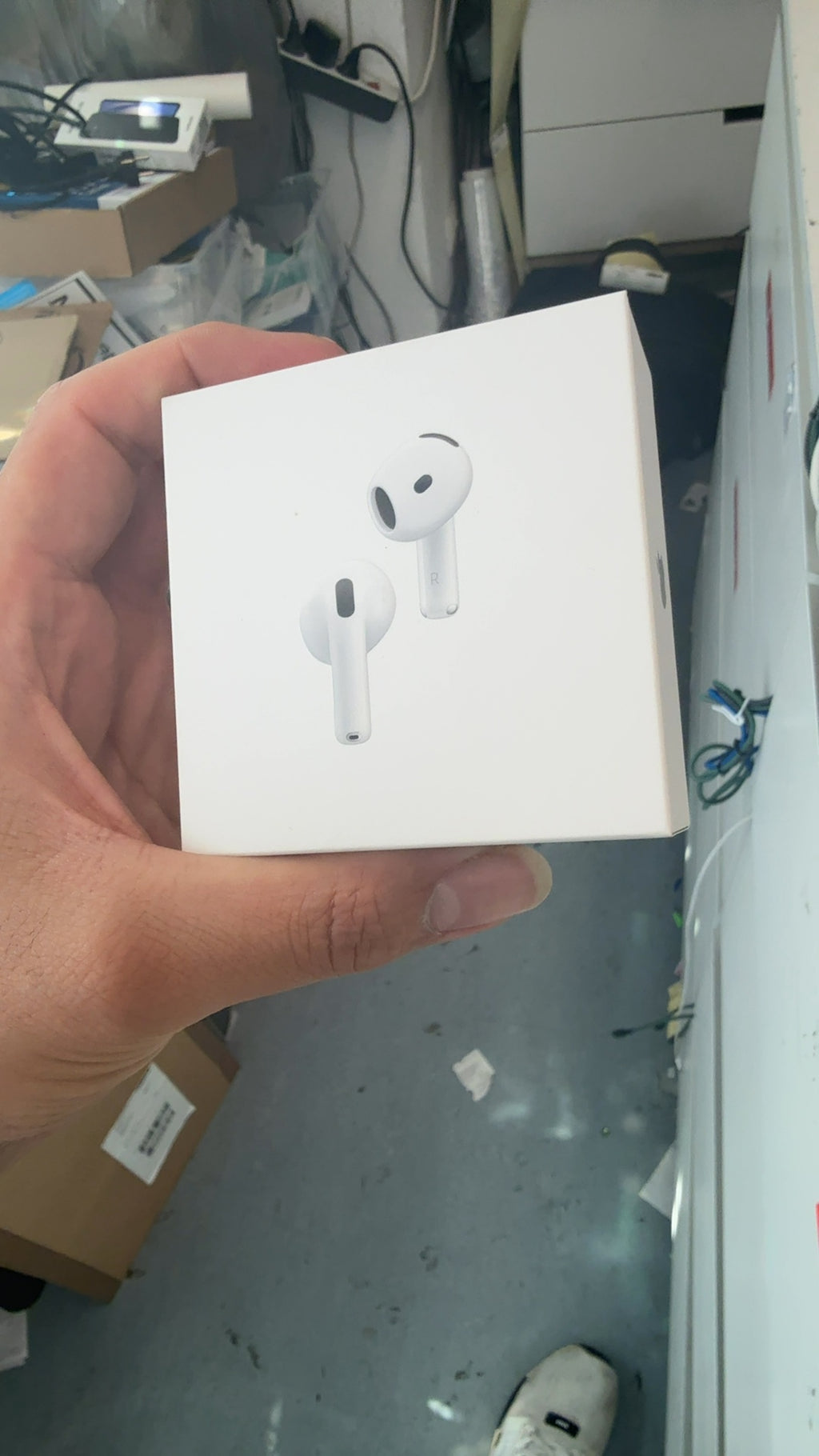 APPLE AirPods 4 - Active Noise Cancellation