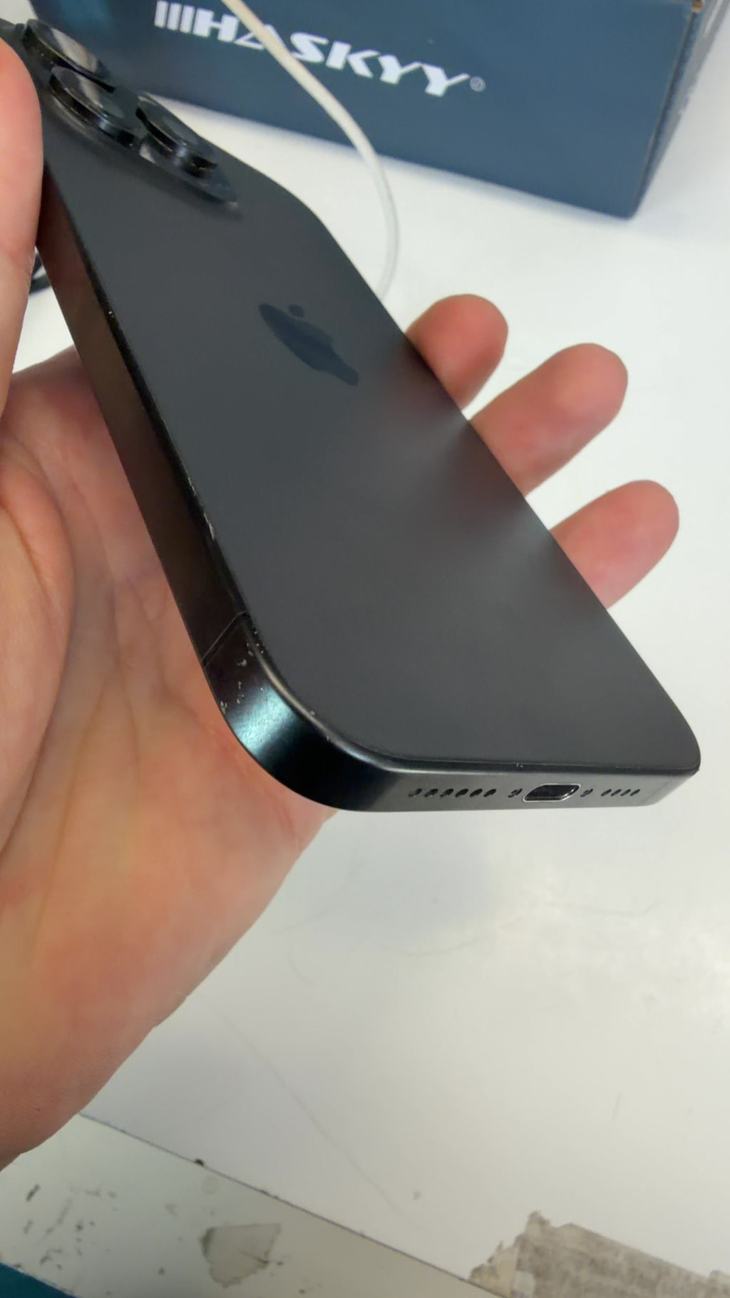 Apple iPhone 15 Pro Max 256GB B77p