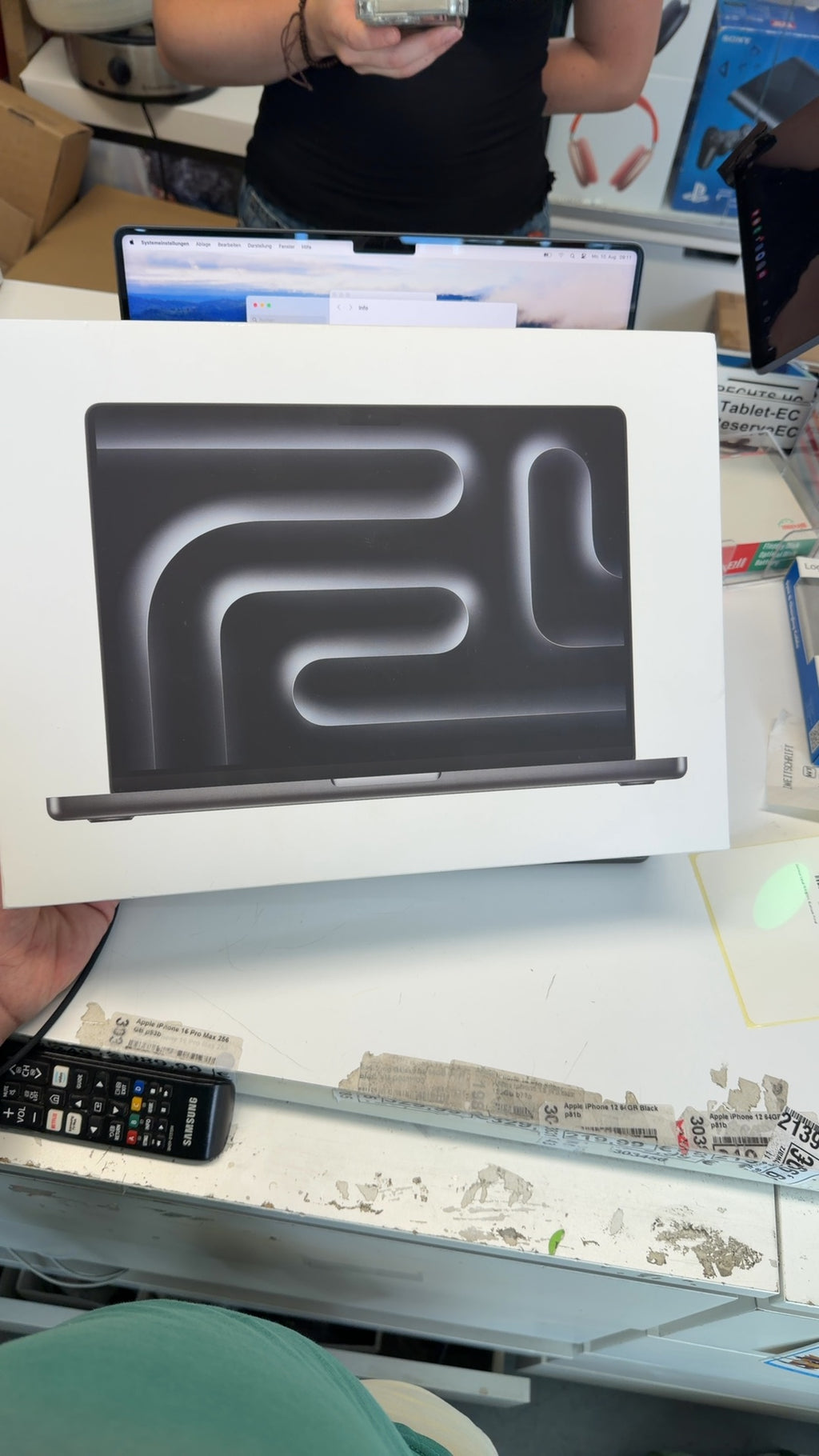 MacBook Pro M3 Pro 18GB RAM 512GB SSD