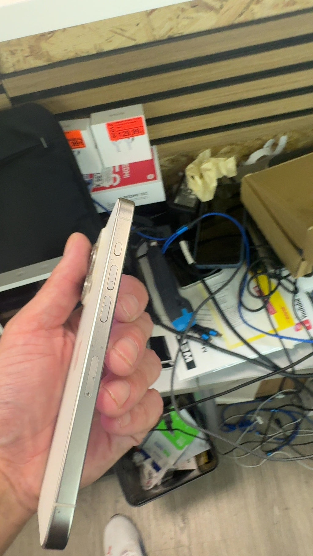 APPLE IPHONE 15 PRO 256GB TITAN WEISS B80P