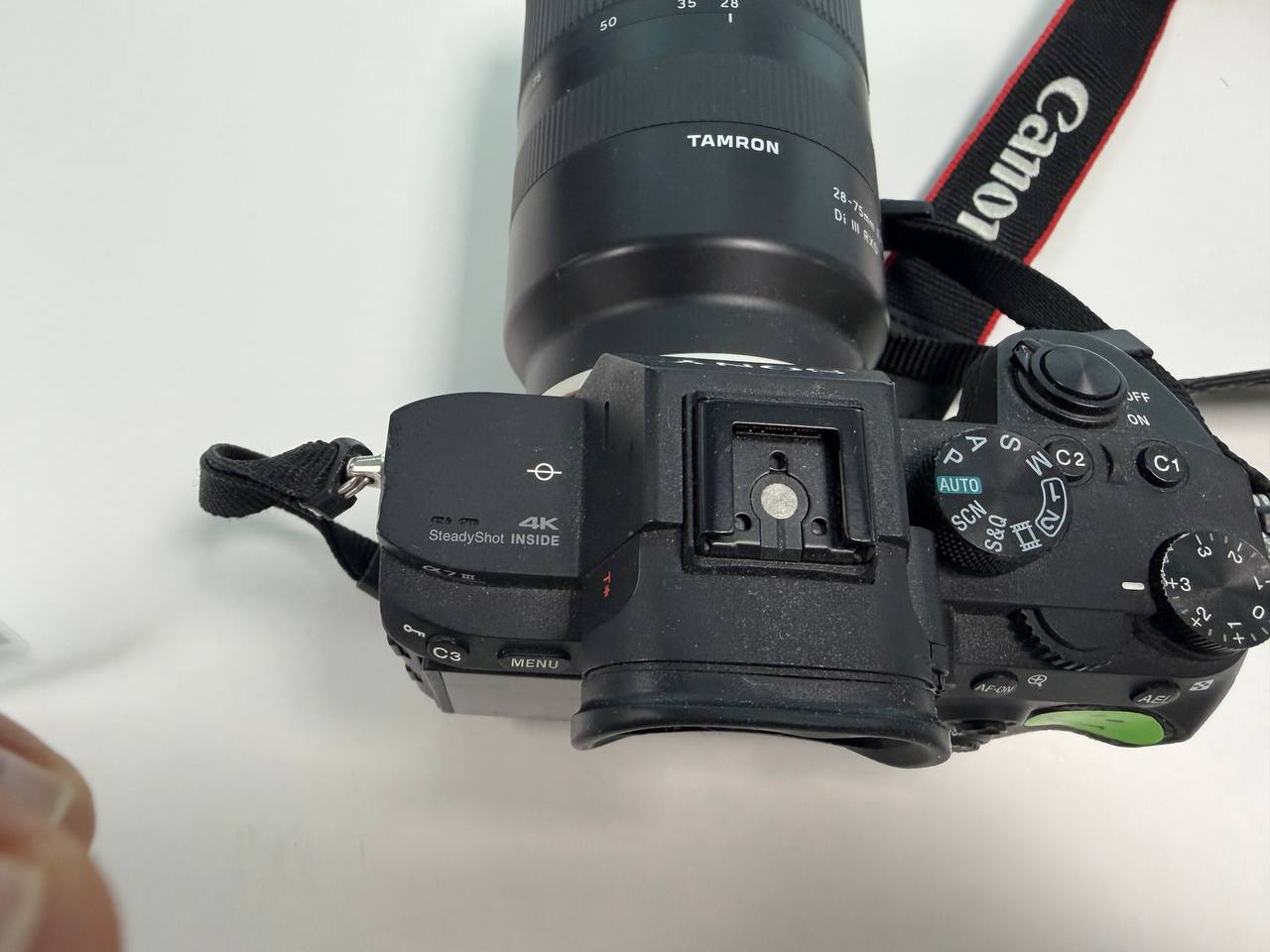Sony Alpha 7 III Systemkamera mit Tamron Objektiv