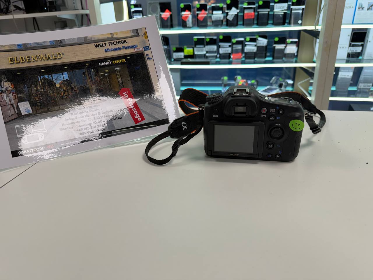 Sony Alpha α68 DSLR mit 18-55mm Objektiv