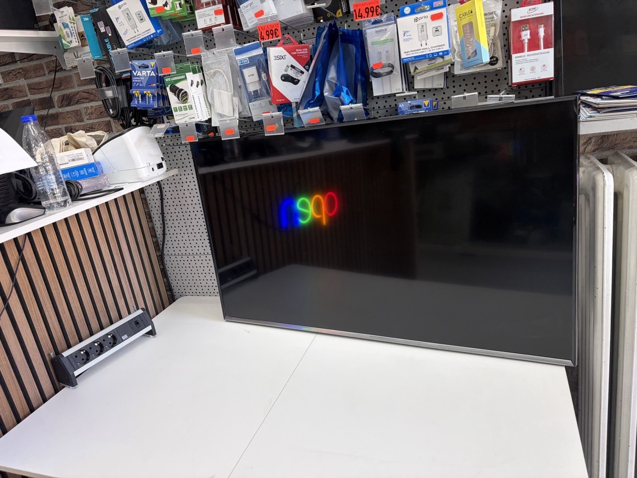 Samsung UE43J5550 43-Zoll Fernseher Hauptbild