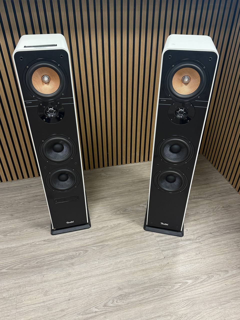 Teufel UL 40 ACTIVE Mk2 18 Standlautsprecher, weiß Zweitbild