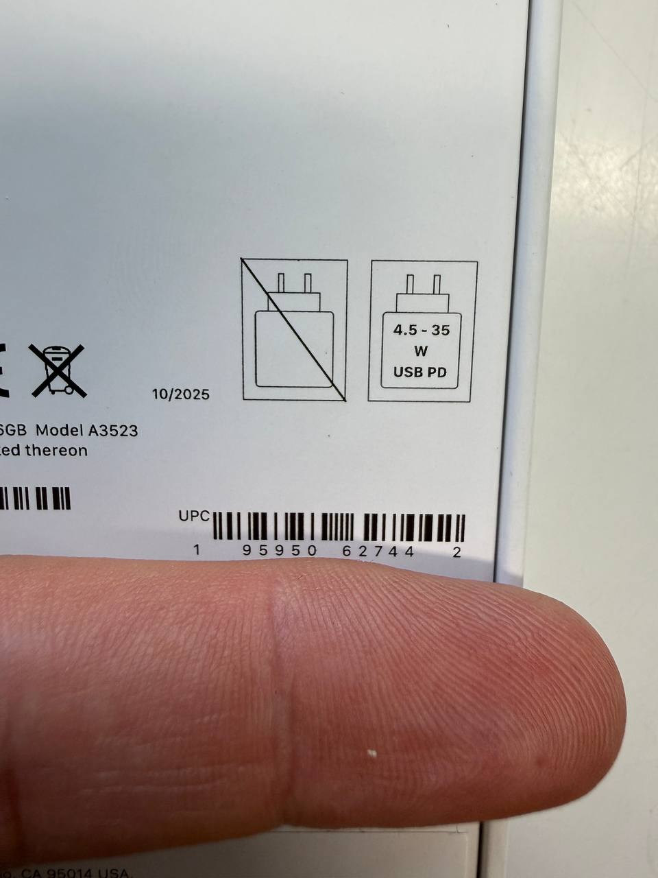 Apple iPhone 13 Pro, Orange mit Lederrücken