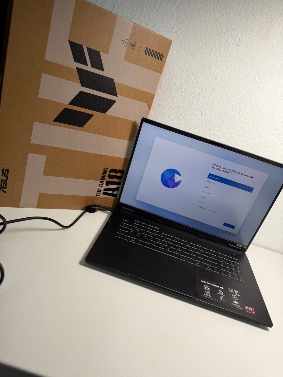 ASUS TUF Gaming A18 Laptop mit Windows 11 Home Hauptbild