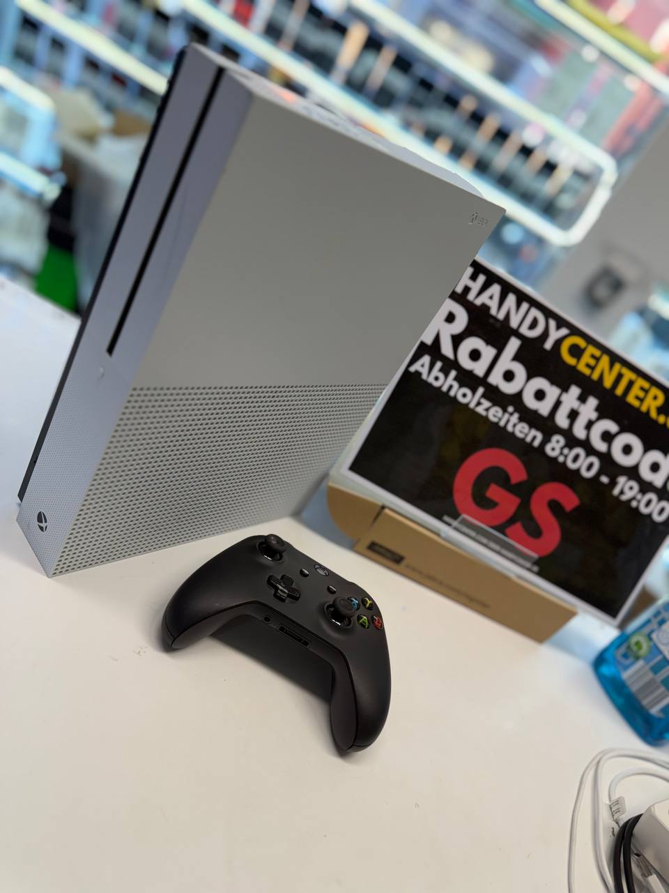 Microsoft Xbox One S 1TB weiß Hauptbild
