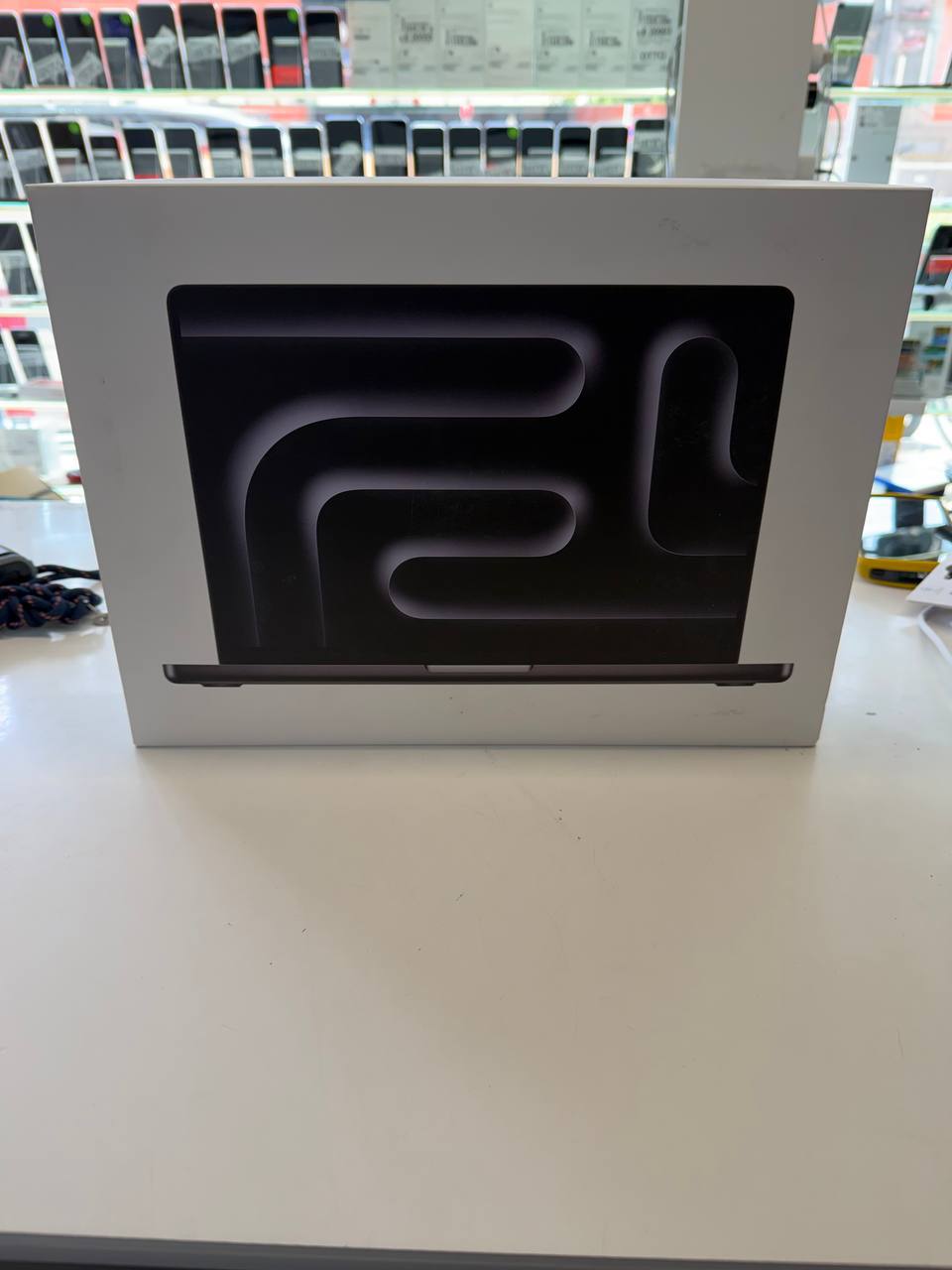 MacBook Pro 14" M5 Chip 10-Core CPU/GPU