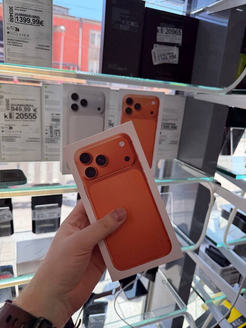 Apple iPhone 17 Pro Max 512GB Cosmic Orange Hauptbild