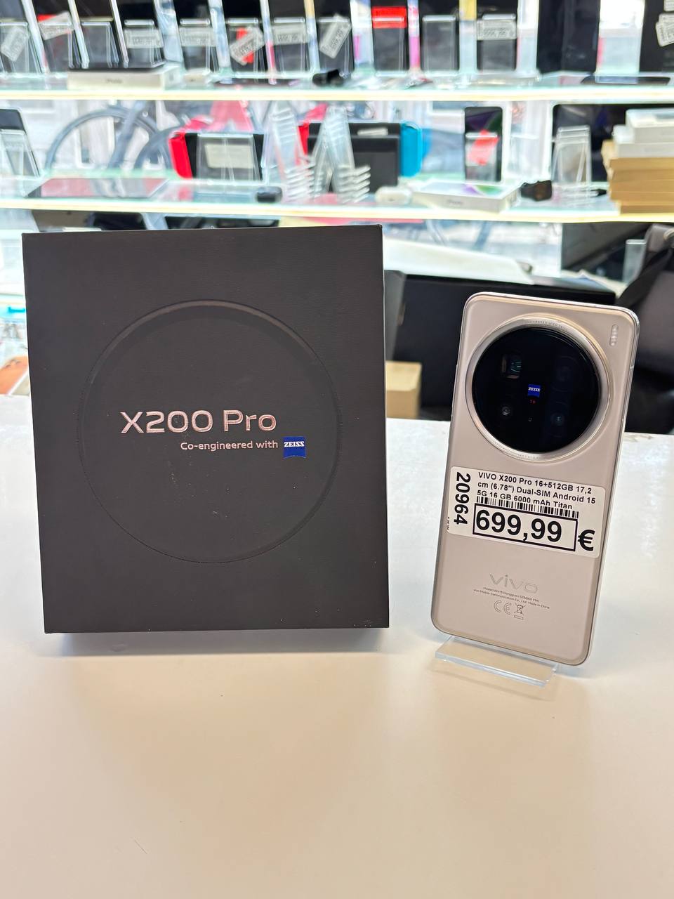 Vivo X200 Pro mit ZEISS Kamera, 6.78" Display, 6000 mAh Hauptbild