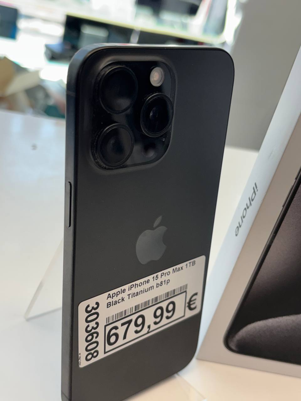 Apple iPhone 15 Pro Max 1TB Black Titanium