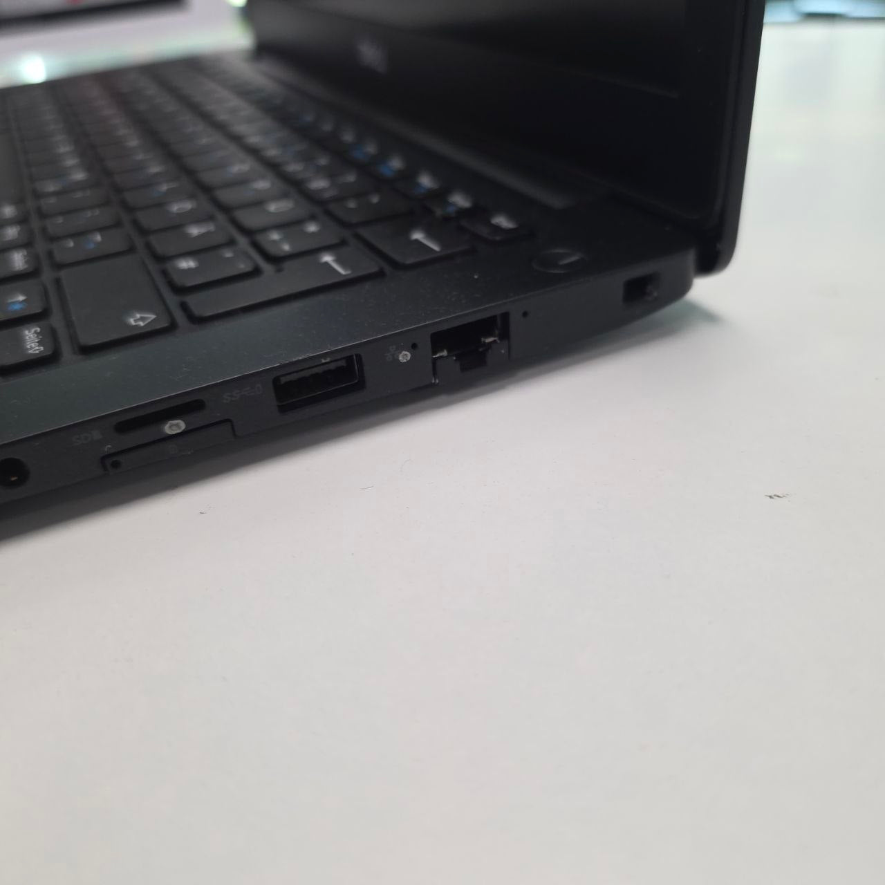 Dell Latitude 7290 Intel Core i5-8350U Laptop