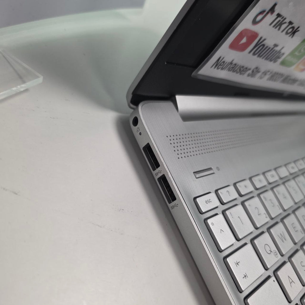 HP 15S-FG5757NG Intel i5 1235U, 16GB, 1TB SSD, FHD