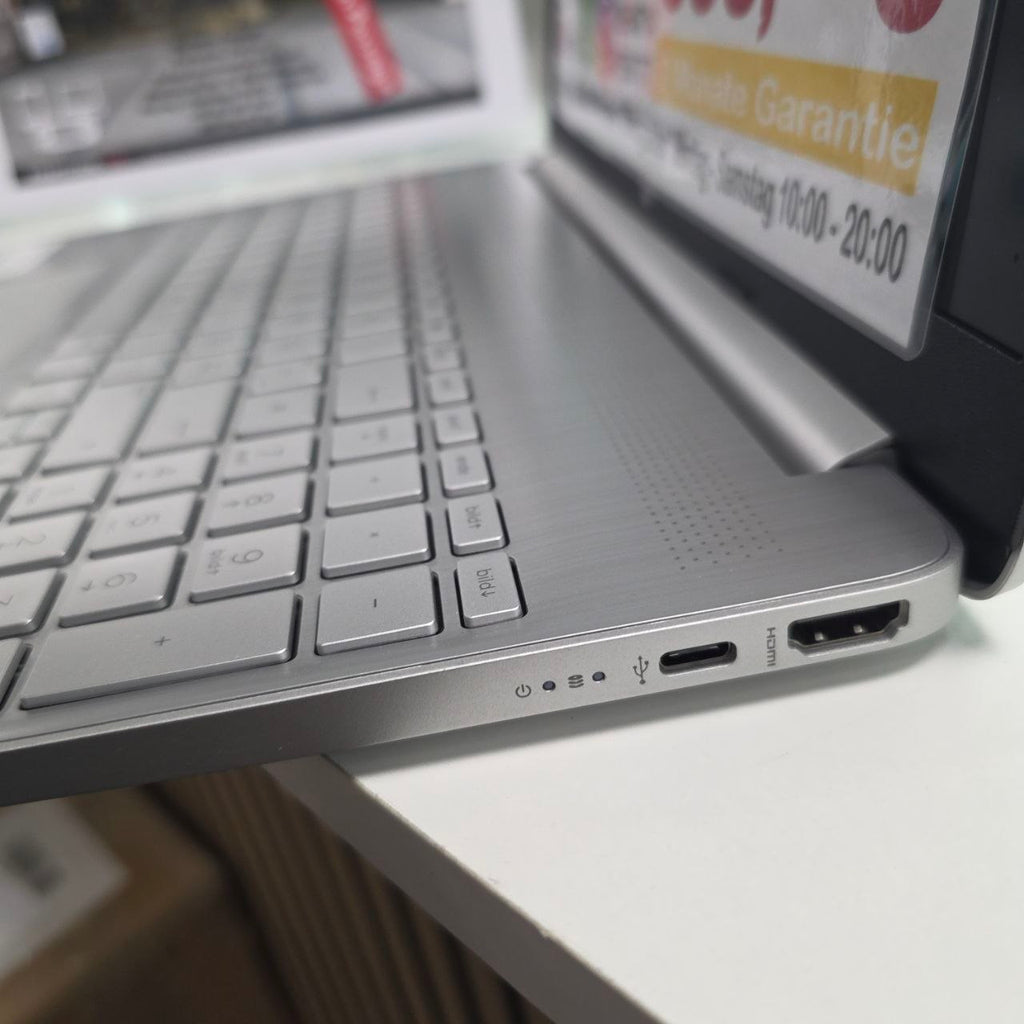 HP 15S-FG5757NG Intel i5 1235U, 16GB, 1TB SSD, FHD