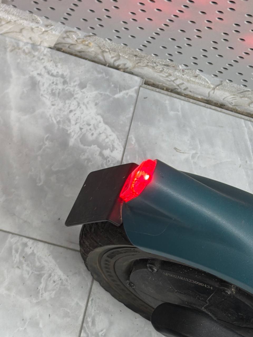 Soflow so2 Air Max 2023 10 Zoll Reifen 17,8 kg Gewicht Blinker Bremslicht 20 km/h