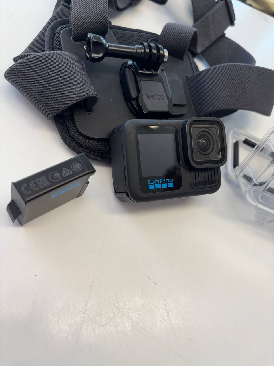 GoPro Hero 11 Black- Action Camera mit Dual Display