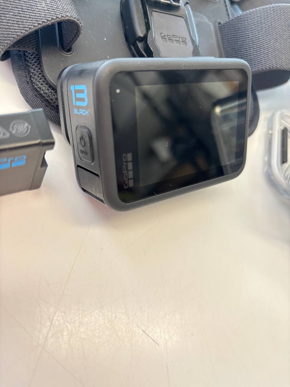 GoPro Hero 11 Black- Action Camera mit Dual Display