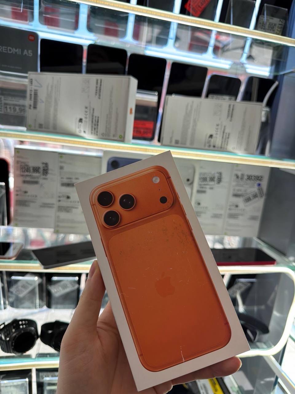 Apple iPhone 12 Pro Max Schutzcase Orange