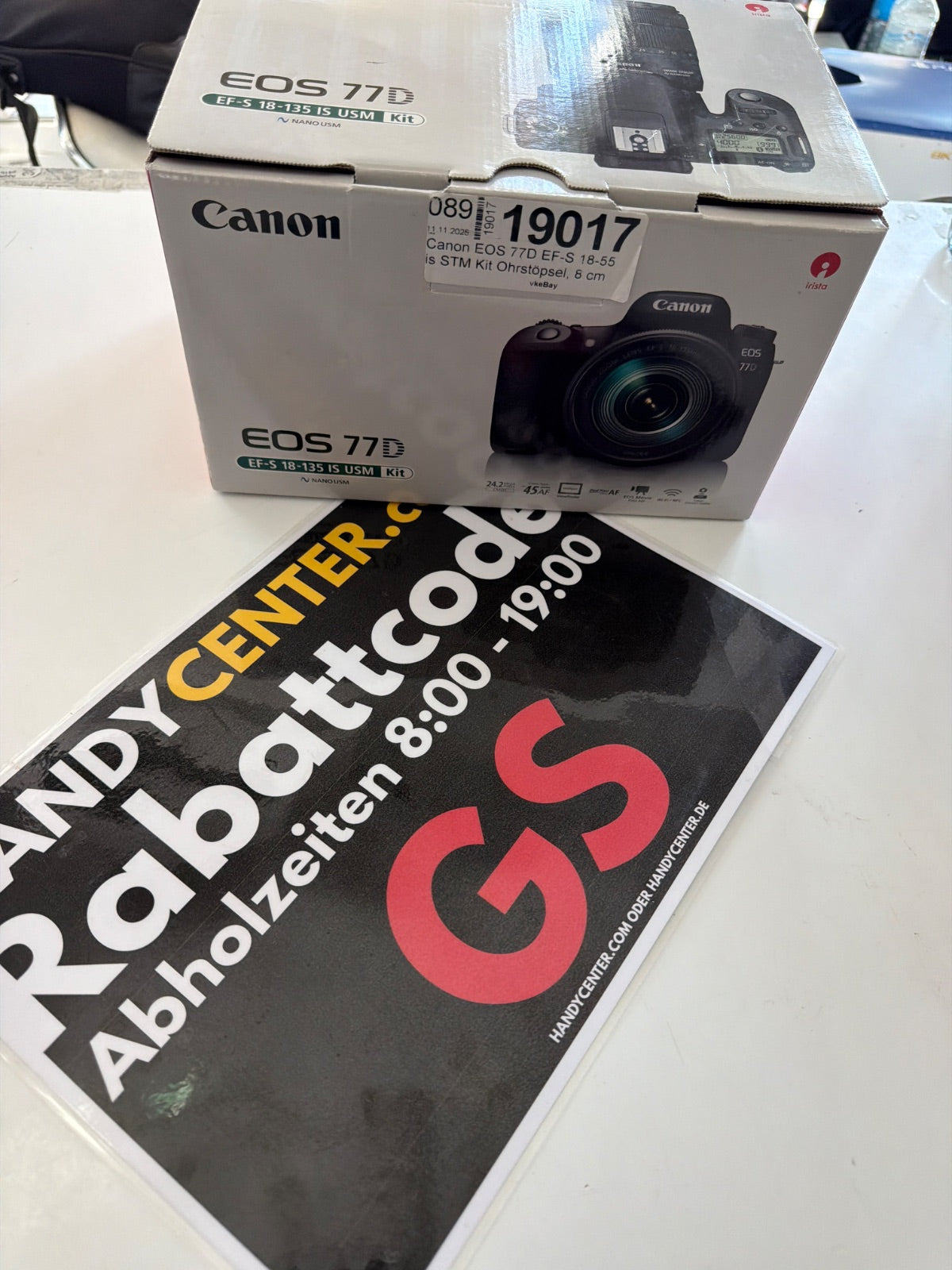 Canon EOS 77D mit EF-S 18-135mm IS USM Kit
