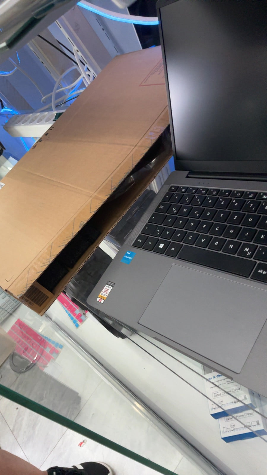 Acer 15,6 Zoll Intel Celereon 1.11GHz 4GB RAM 120GB SSD