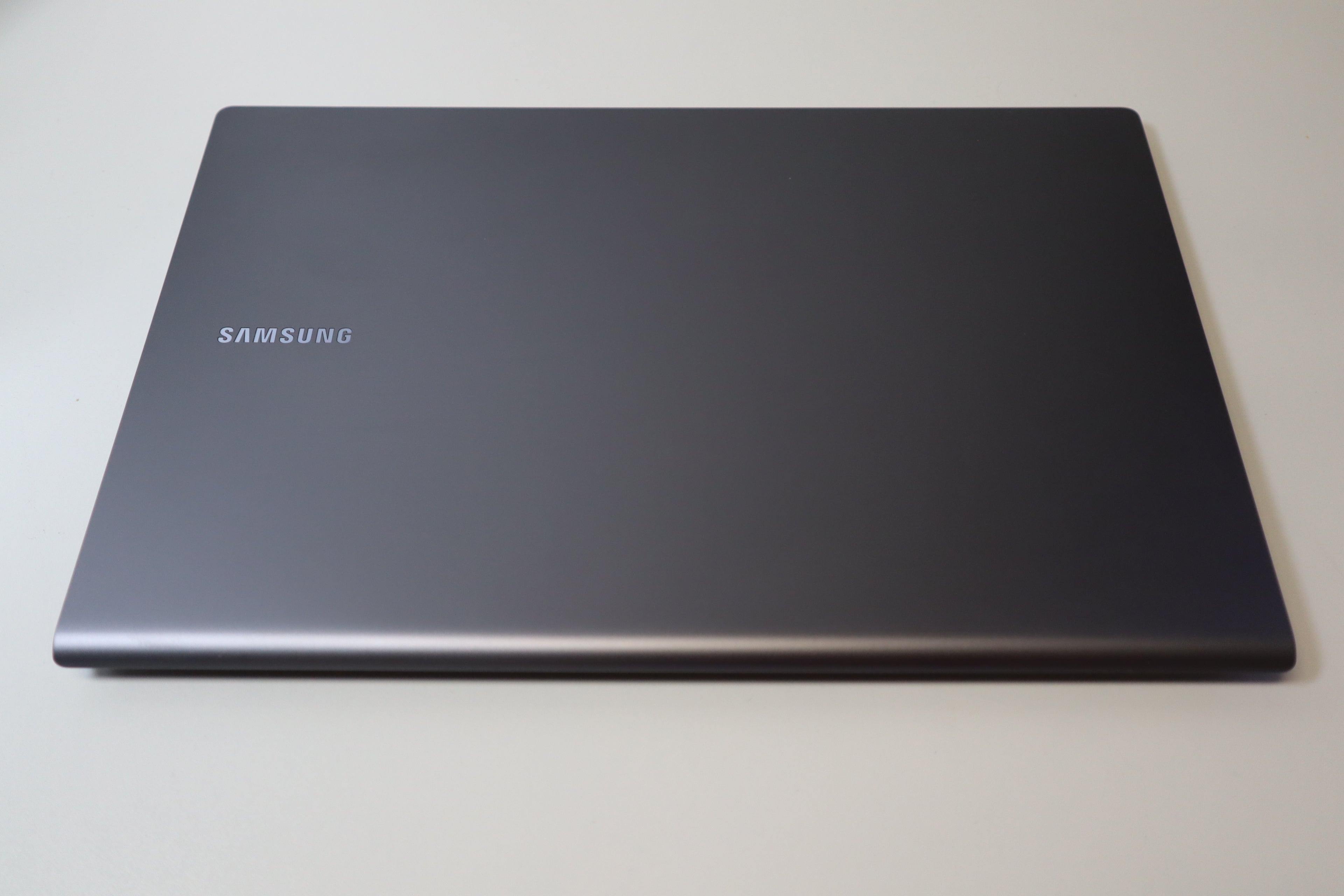 Samsung Galaxy Book S Touchscreen LTE Qualcomm Snapdragon 8cx, 4x 2.84GHz + 4x 1.80GHz 8 GB Ram 256GB SSD microSD (ARM Cortex-A55)
