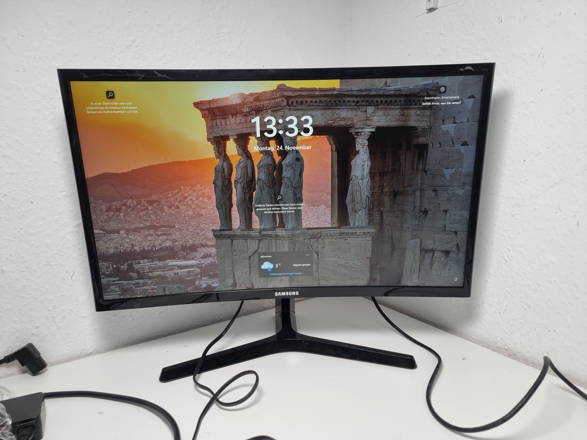 Samsung C24F396FHR 24 Zoll Full HD LED-Monitor - Schwarz Hauptbild