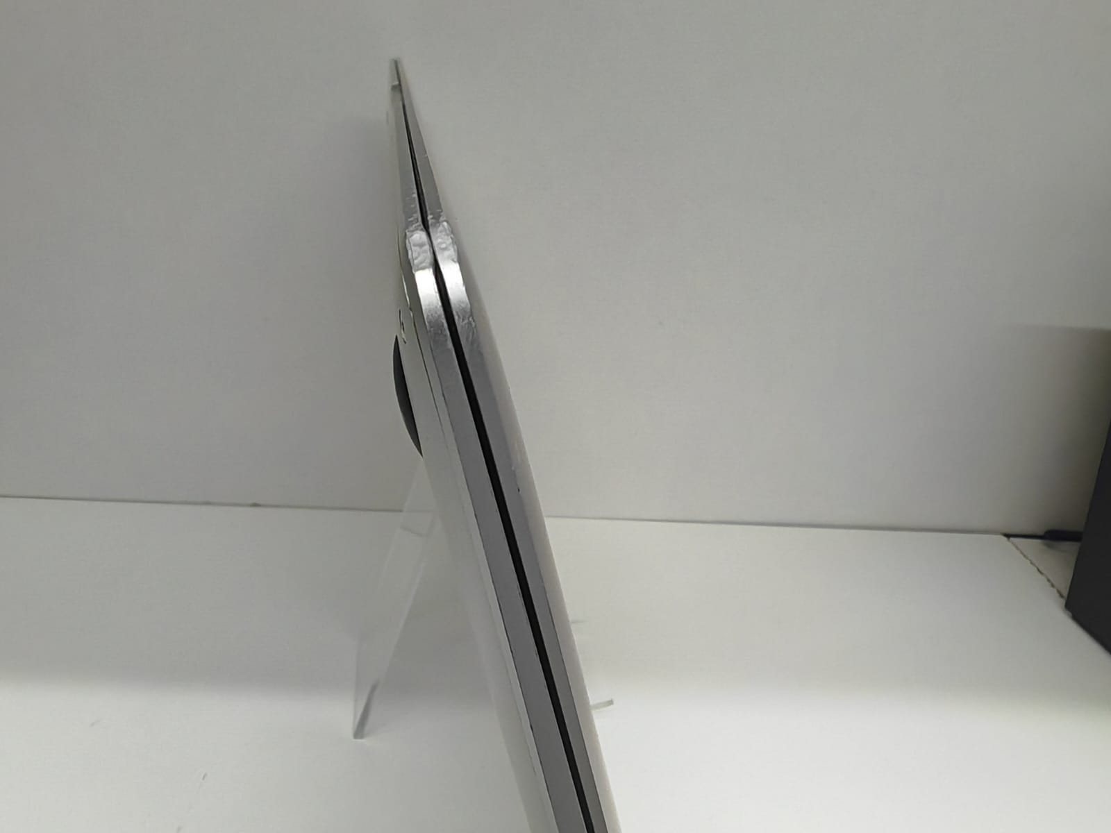 Apple MacBook Air 13" (2020) M1 7-Core GPU 3,2 GHz 8 GB Ram 256 GB SSD Zyklen 420 Silber