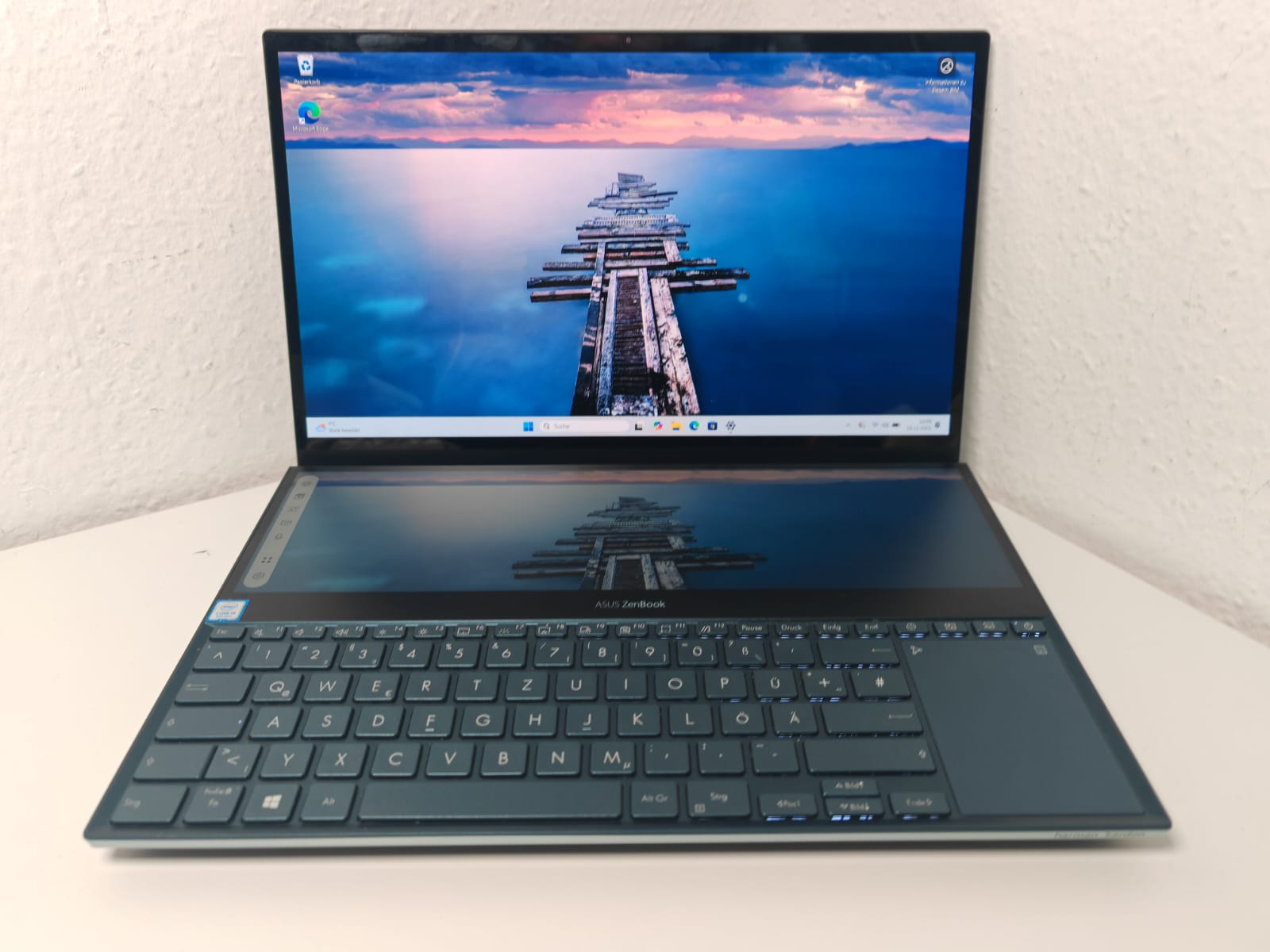 GeForce RTX 2060 6GB ASUS ZenBook Pro Duo 15 UX582LR i9-10980HK 16x2,40GHz 1TB SSD 32GB Ram Hauptbild